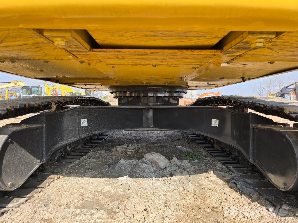 Komatsu PC240-8 Верижен екскаватор