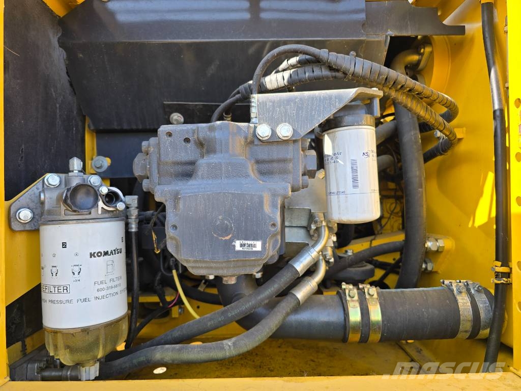 Komatsu PC240-8 Верижен екскаватор
