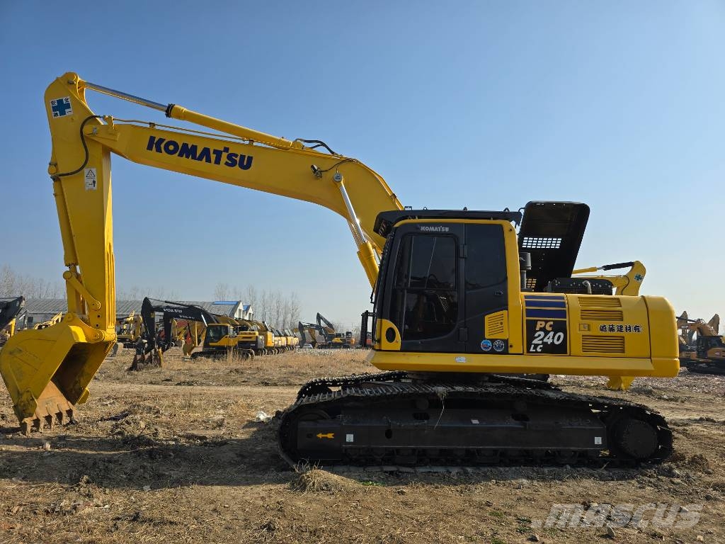 Komatsu PC240-8 Верижен екскаватор