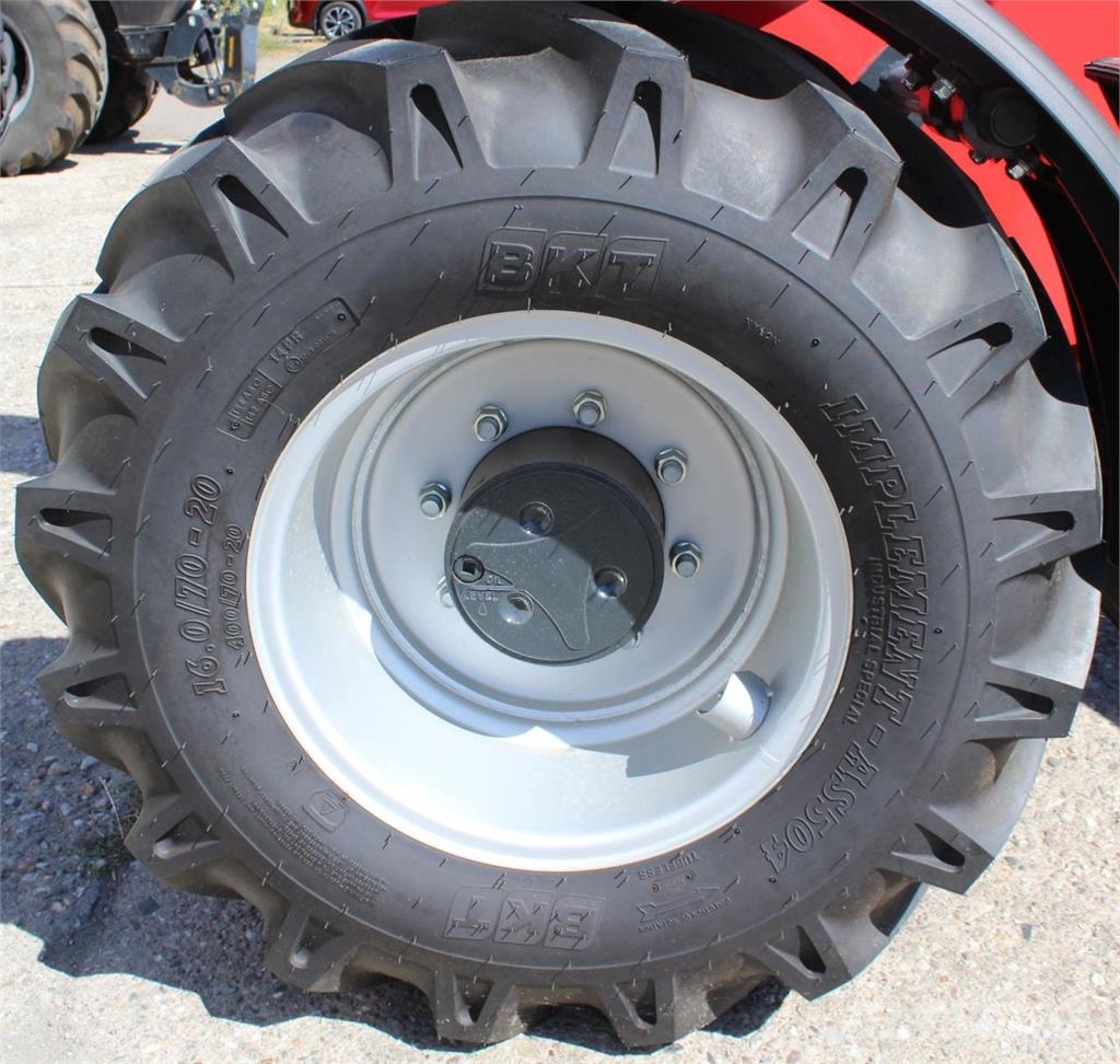 Schäffer 6680 T-3 mit Kabine フロントローダーとディガー