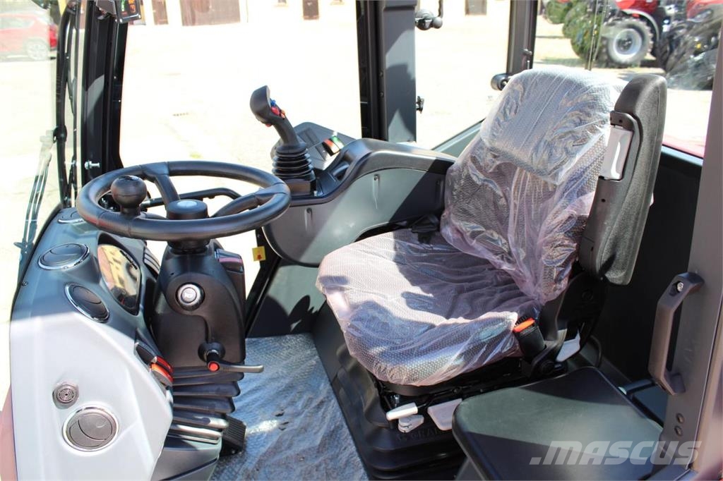 Schäffer 6680 T-3 mit Kabine フロントローダーとディガー