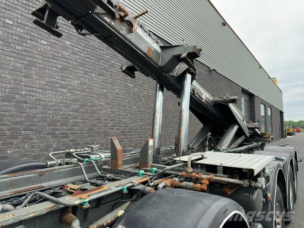 Terberg FM 2850 10X4 KETTING/CHAIN/KETTENSYSTEM/CONTAINER Rol kiper kamioni sa kukom za podizanje tereta