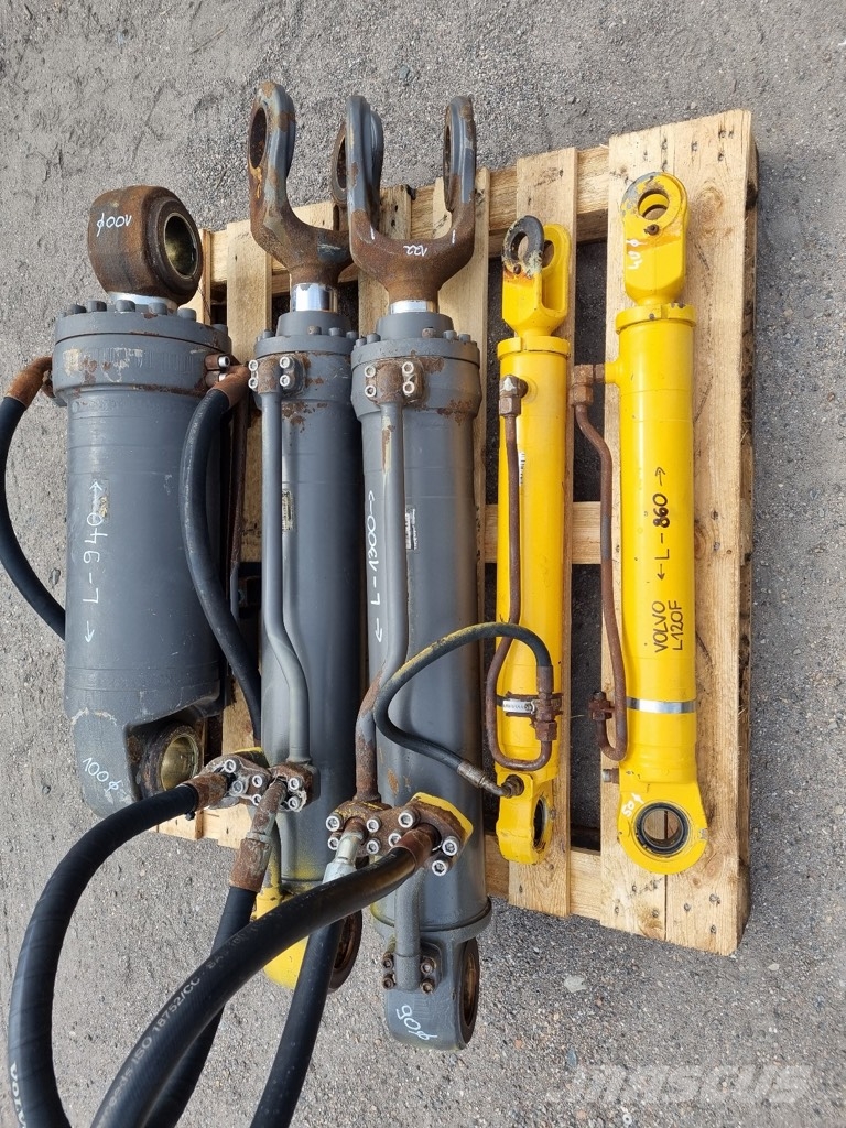 Volvo L 120 F HYDRAULIC CYLINDER USED COMPLET 油壓