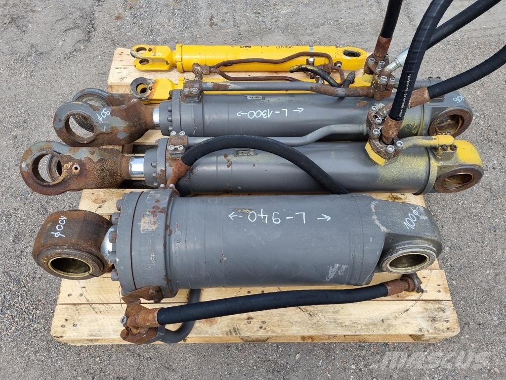 Volvo L 120 F HYDRAULIC CYLINDER USED COMPLET 油壓