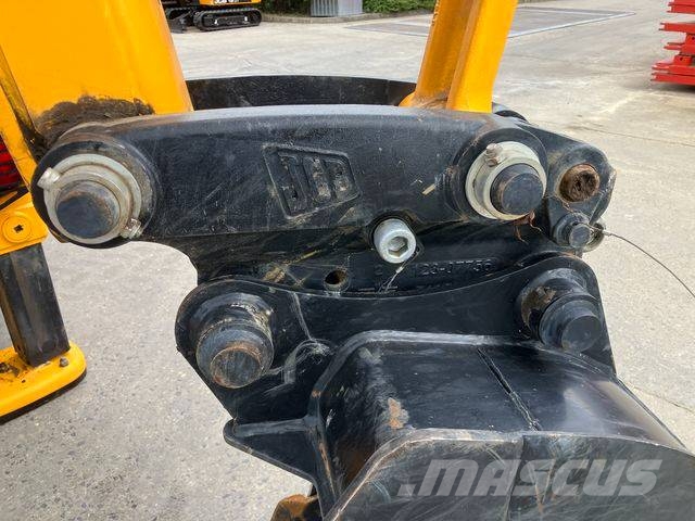 JCB 4CX Pro AEC Dual Drive Backhoe loaders