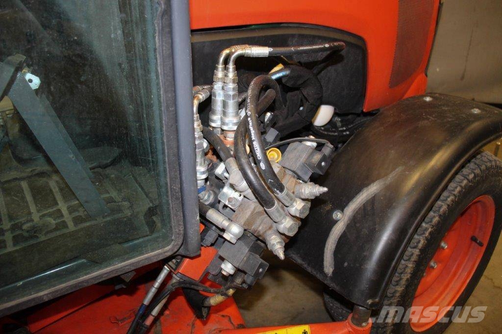 Kubota ST401 Taajamatraktorit