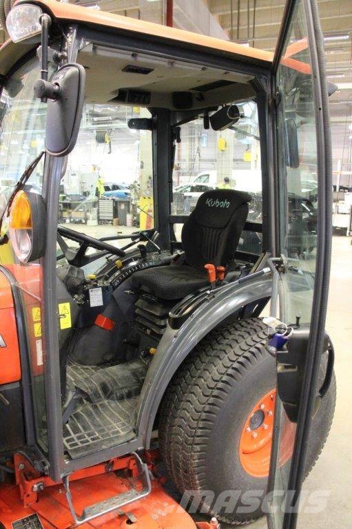 Kubota ST401 Taajamatraktorit
