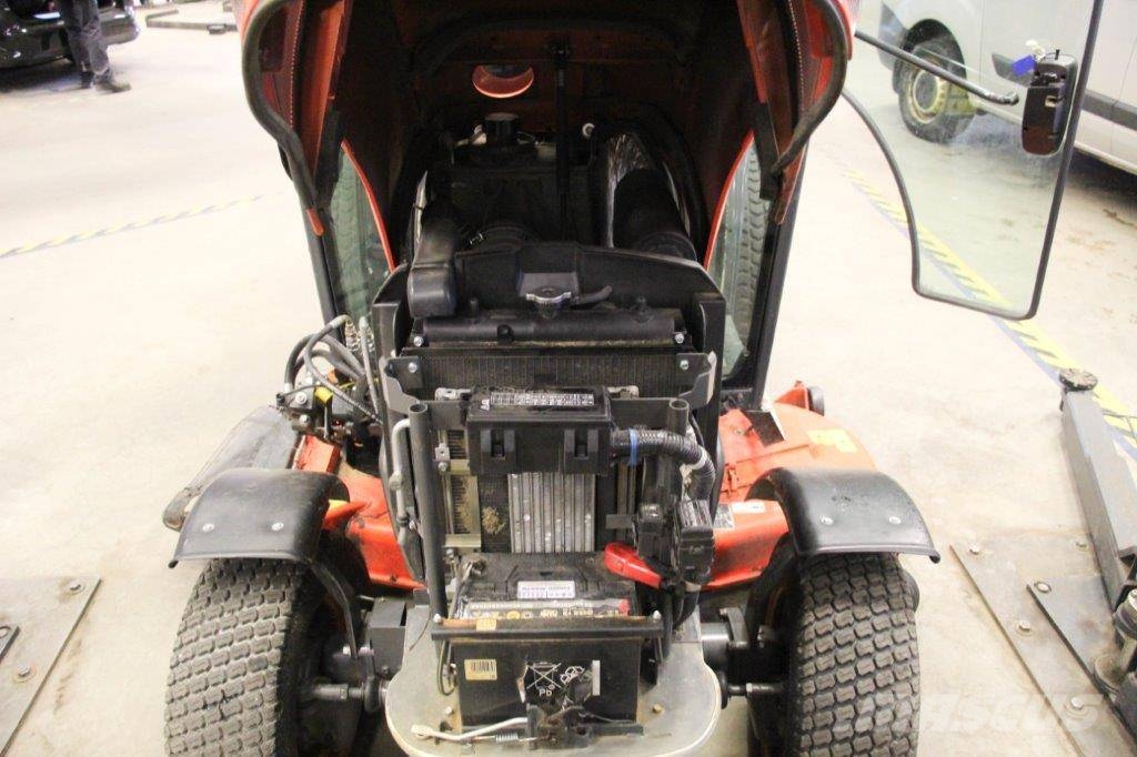 Kubota ST401 Taajamatraktorit