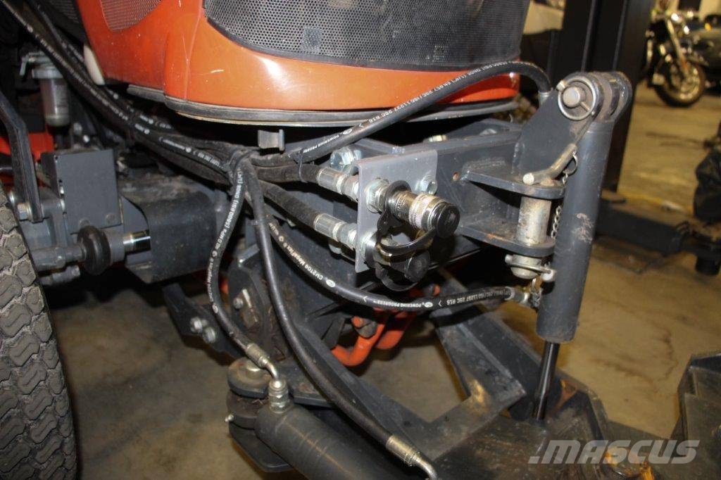 Kubota ST401 Taajamatraktorit