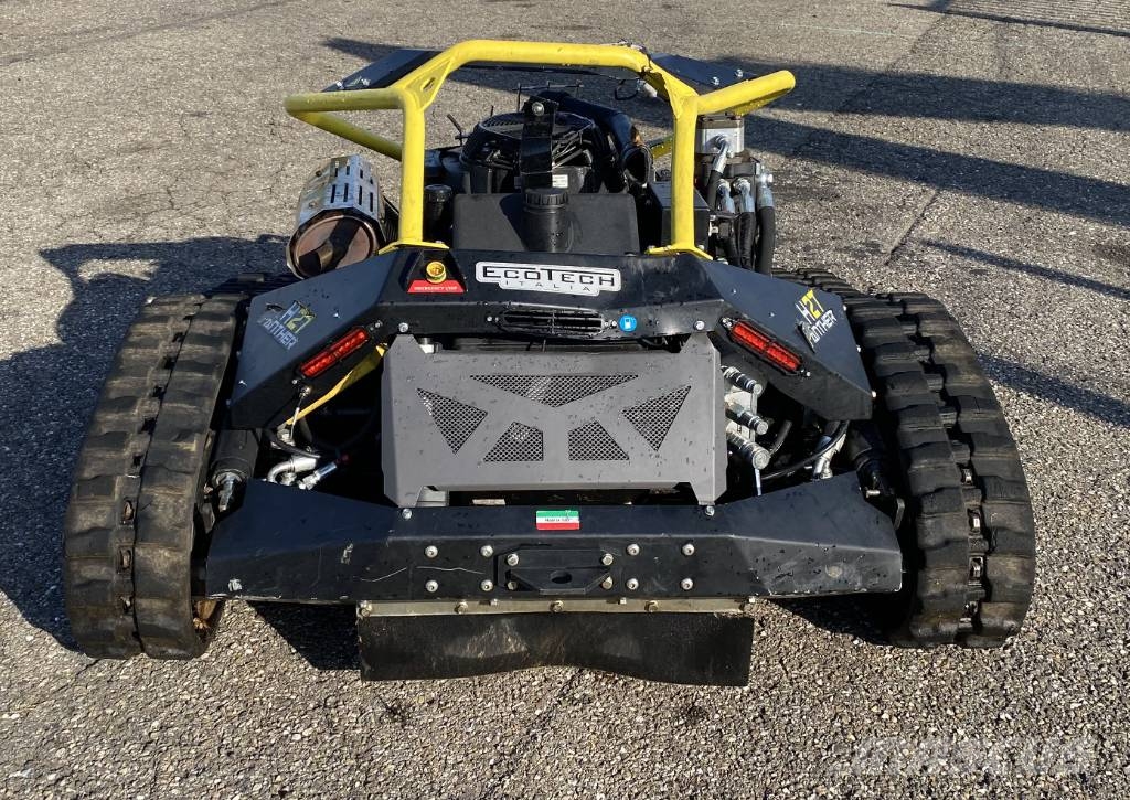 ECOTECH H27 Panther 1er Main endommagée Robot kosilice