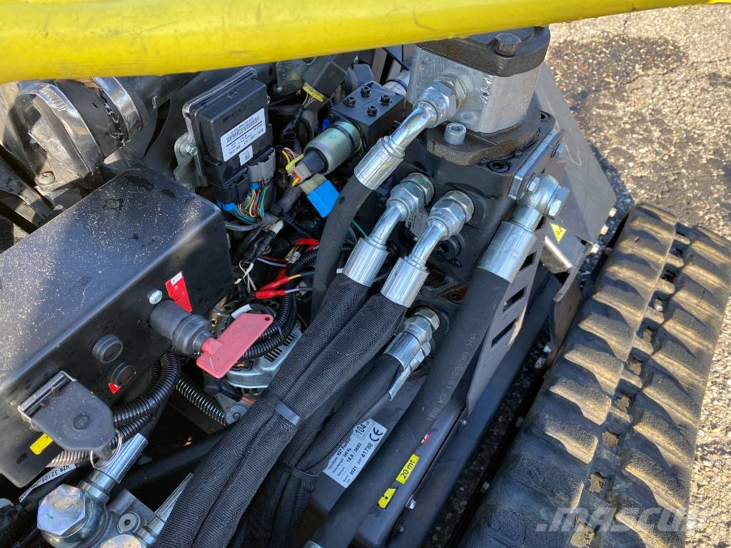 ECOTECH H27 Panther 1er Main endommagée Robot kosilice