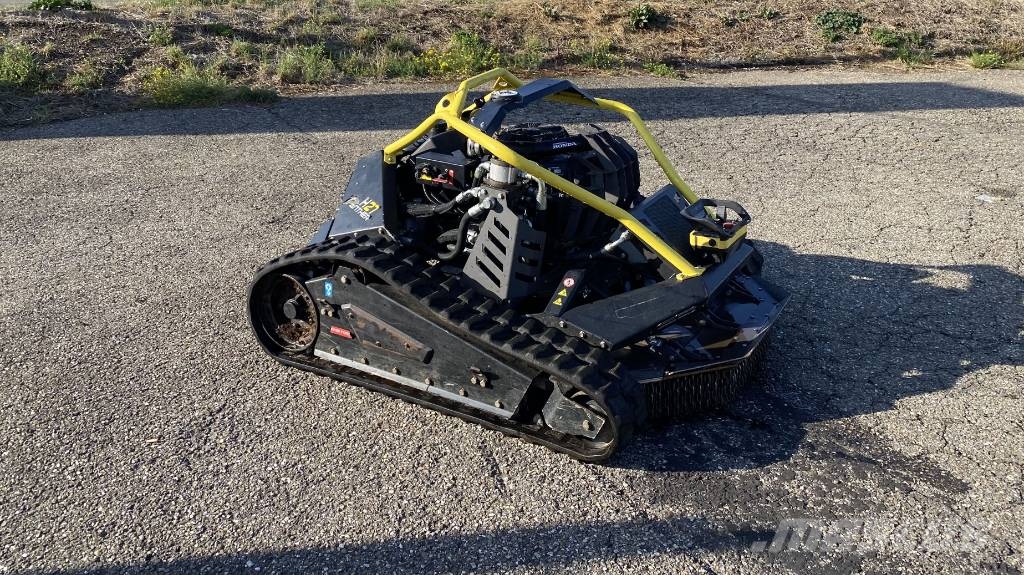 ECOTECH H27 Panther 1er Main endommagée Robot kosilice