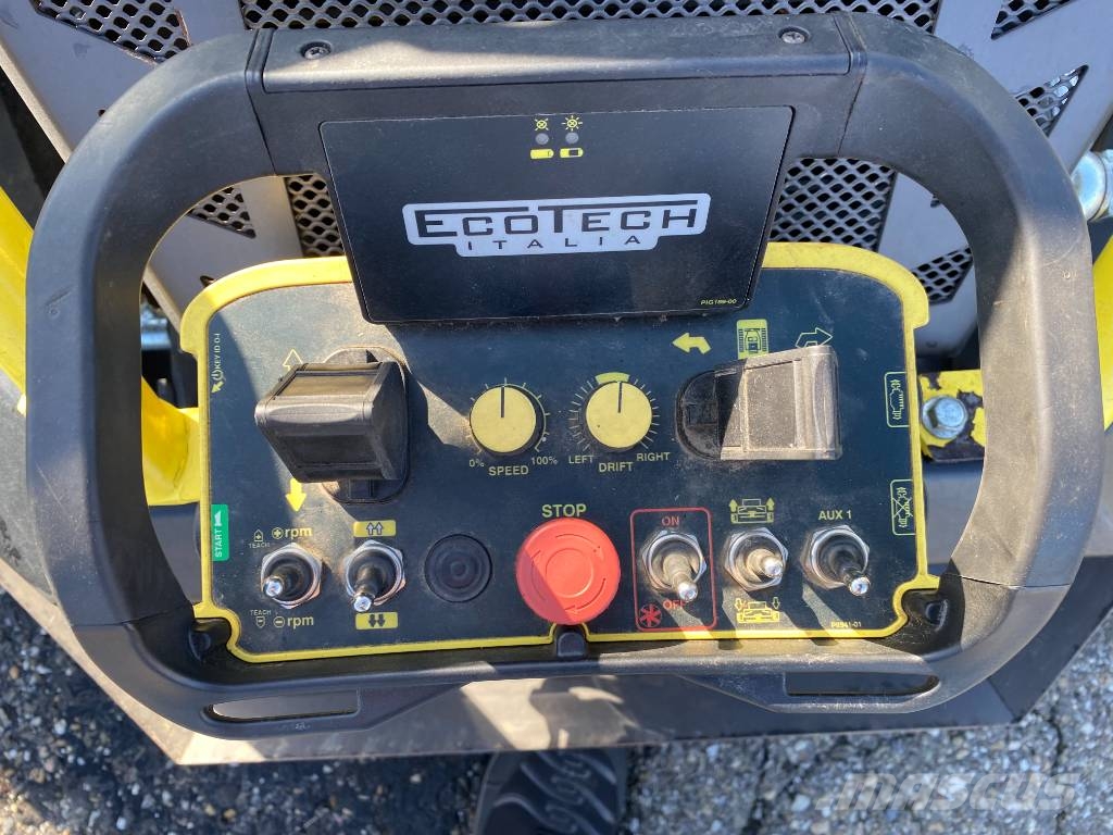 ECOTECH H27 Panther 1er Main endommagée Robot kosilice