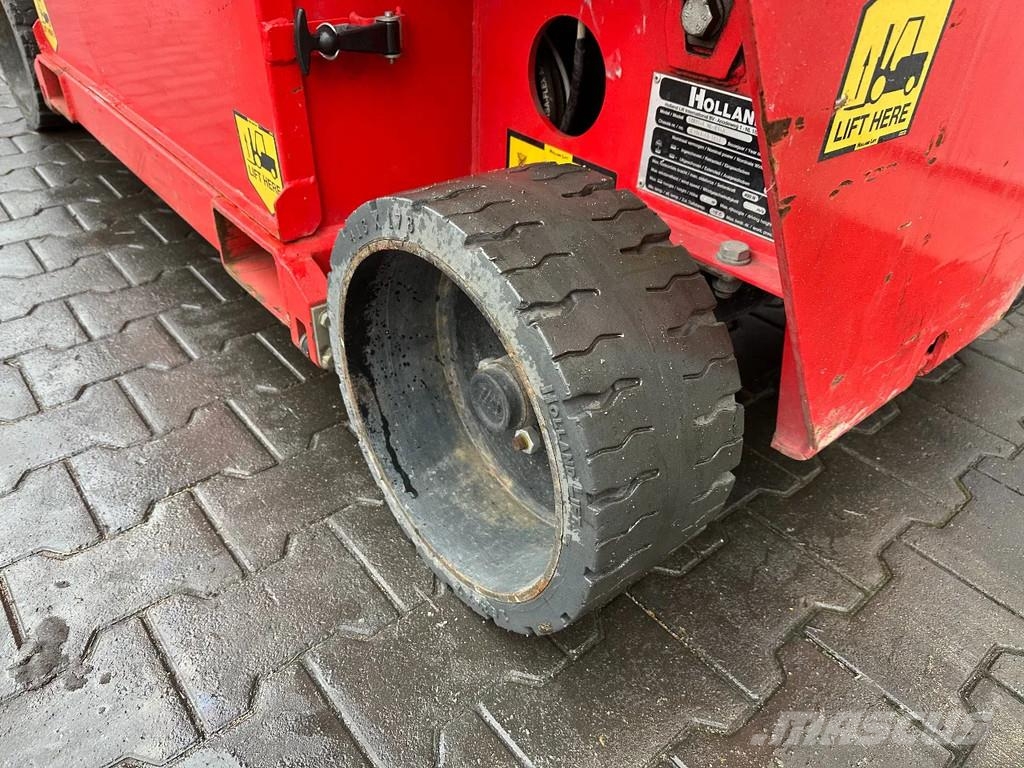 Holland Lift Ecostar HL-9710 Nůžková zvedací plošina