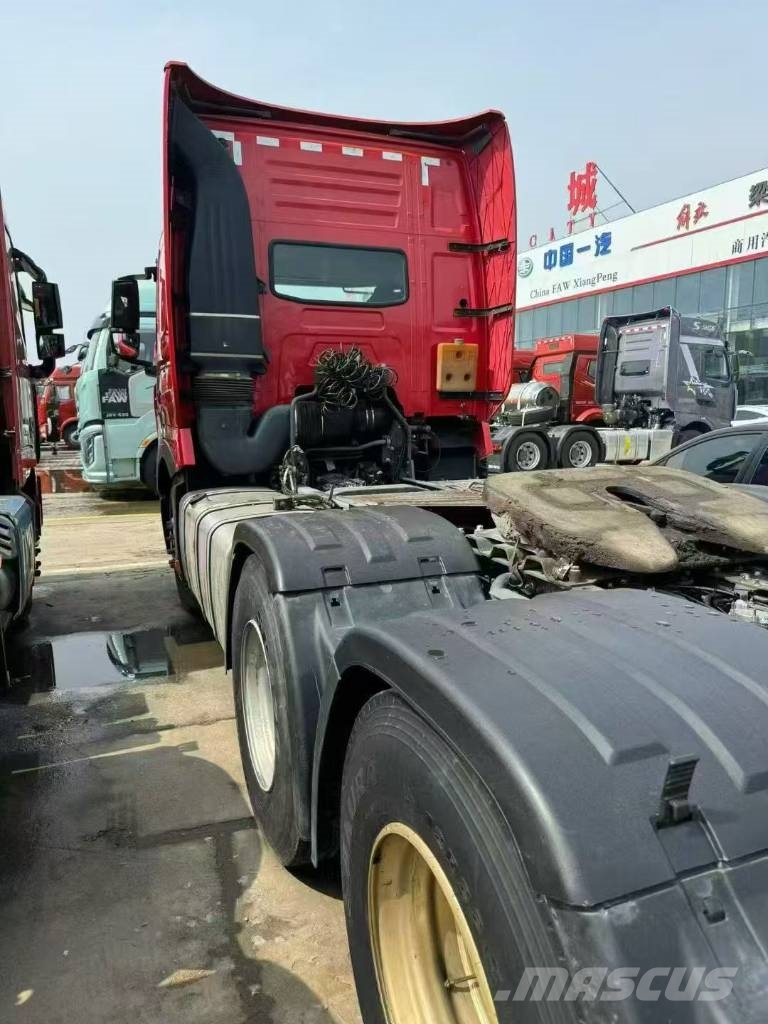 Sinotruk T7H Trækkere