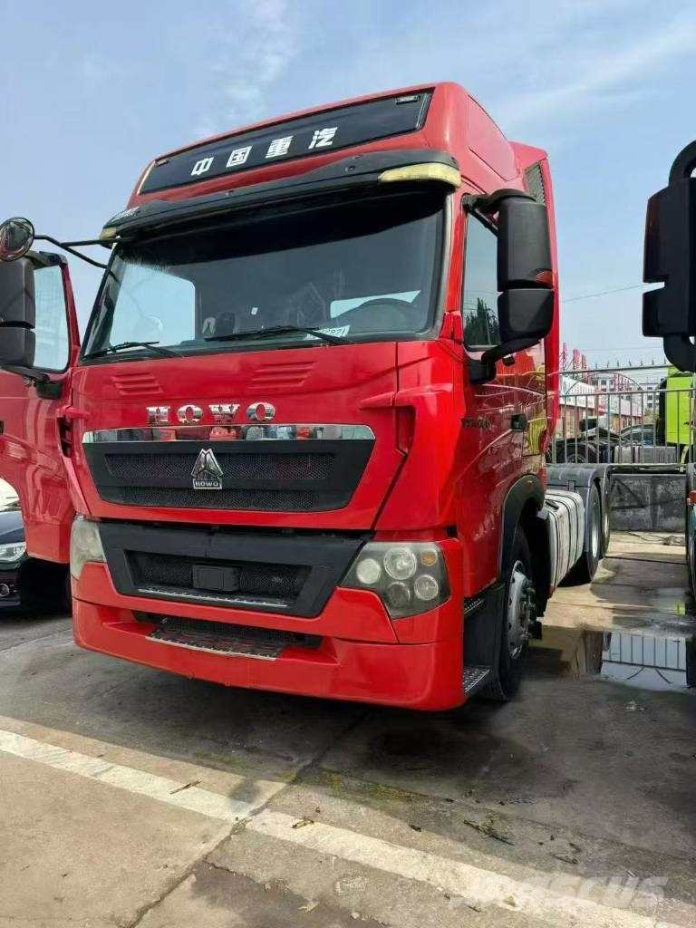 Sinotruk T7H Trækkere