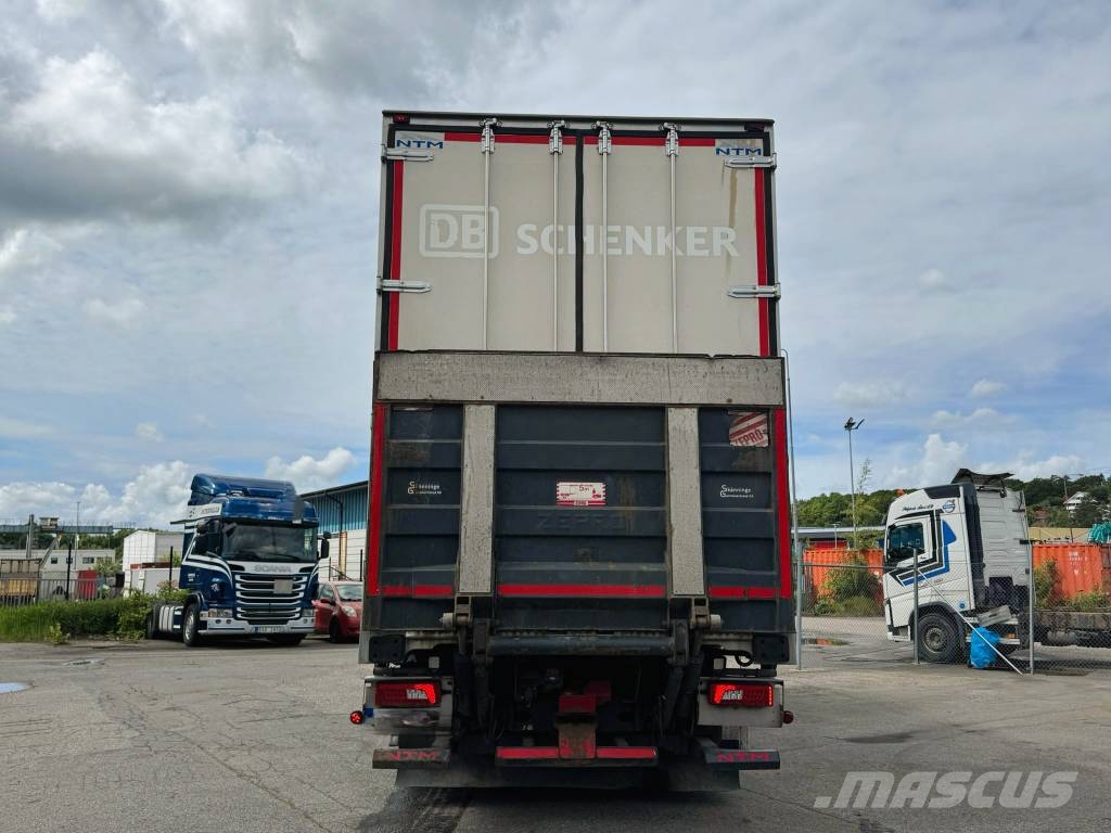 Scania R 560 MLB Camiones con caja de remolque