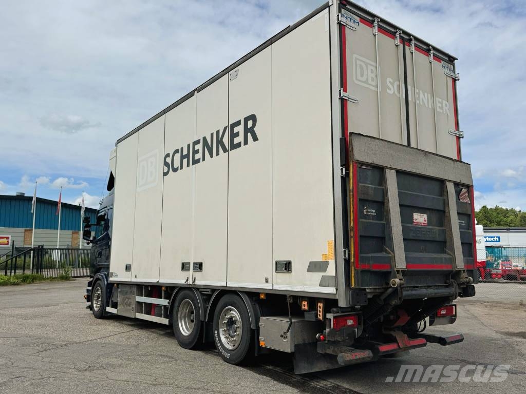 Scania R 560 MLB Camiones con caja de remolque
