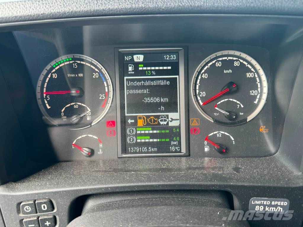 Scania R 560 MLB Camiones con caja de remolque