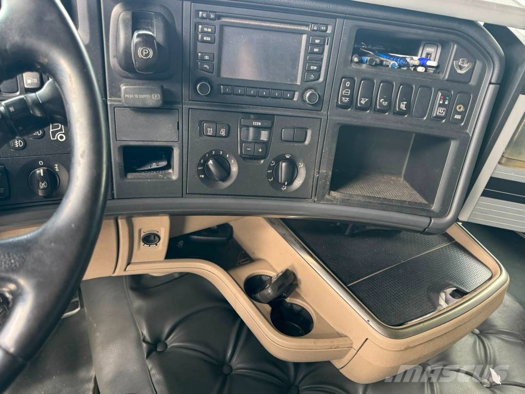 Scania R 560 MLB Camiones con caja de remolque