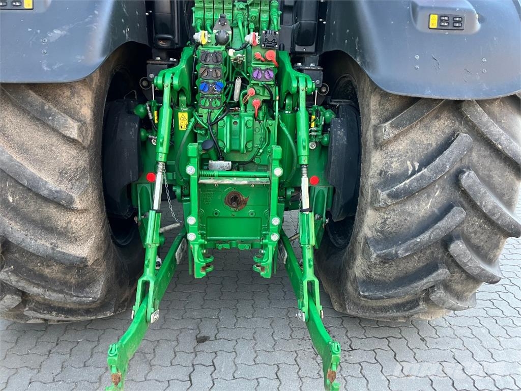 John Deere 6R 230 Traktori