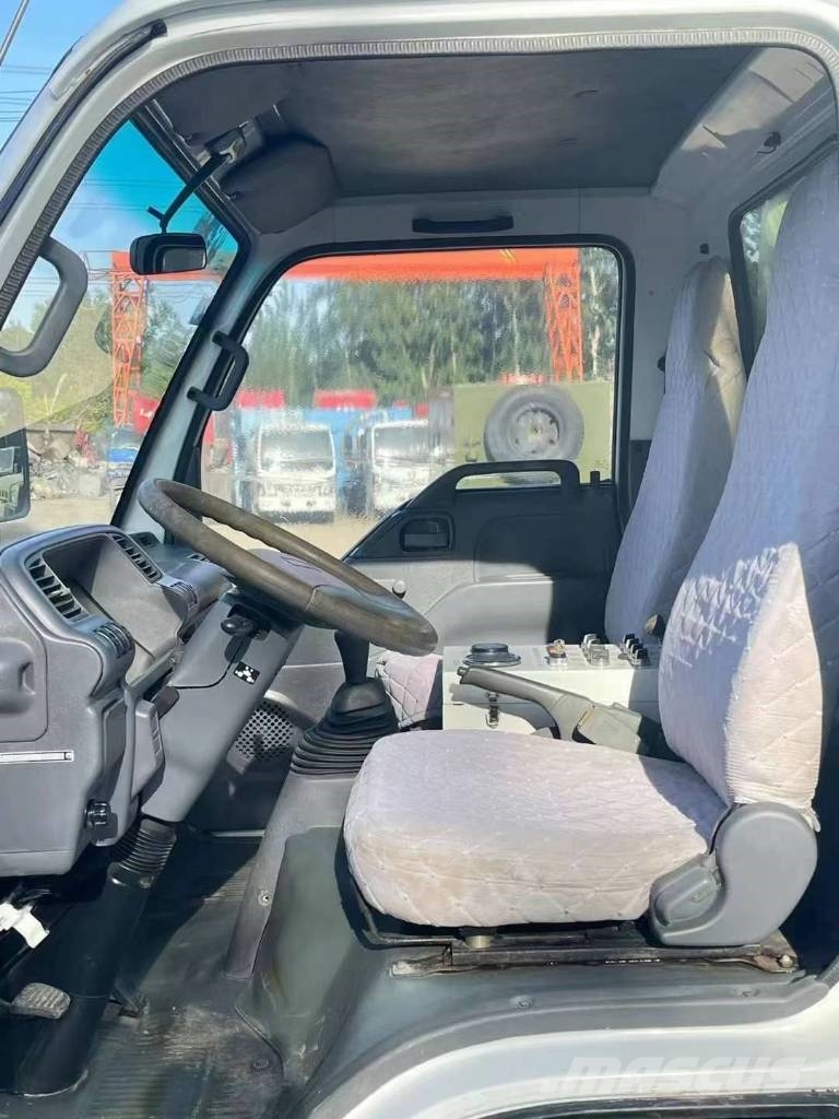 Isuzu 4K 清掃車