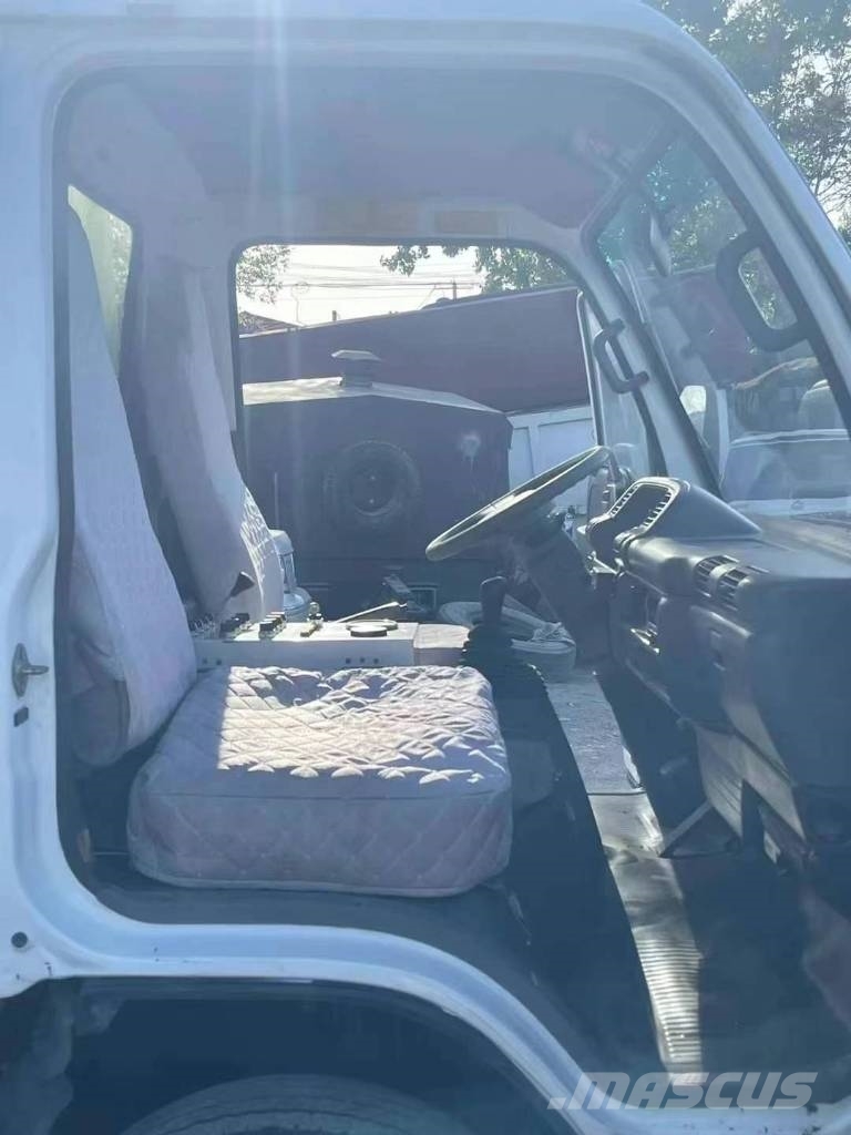 Isuzu 4K 清掃車