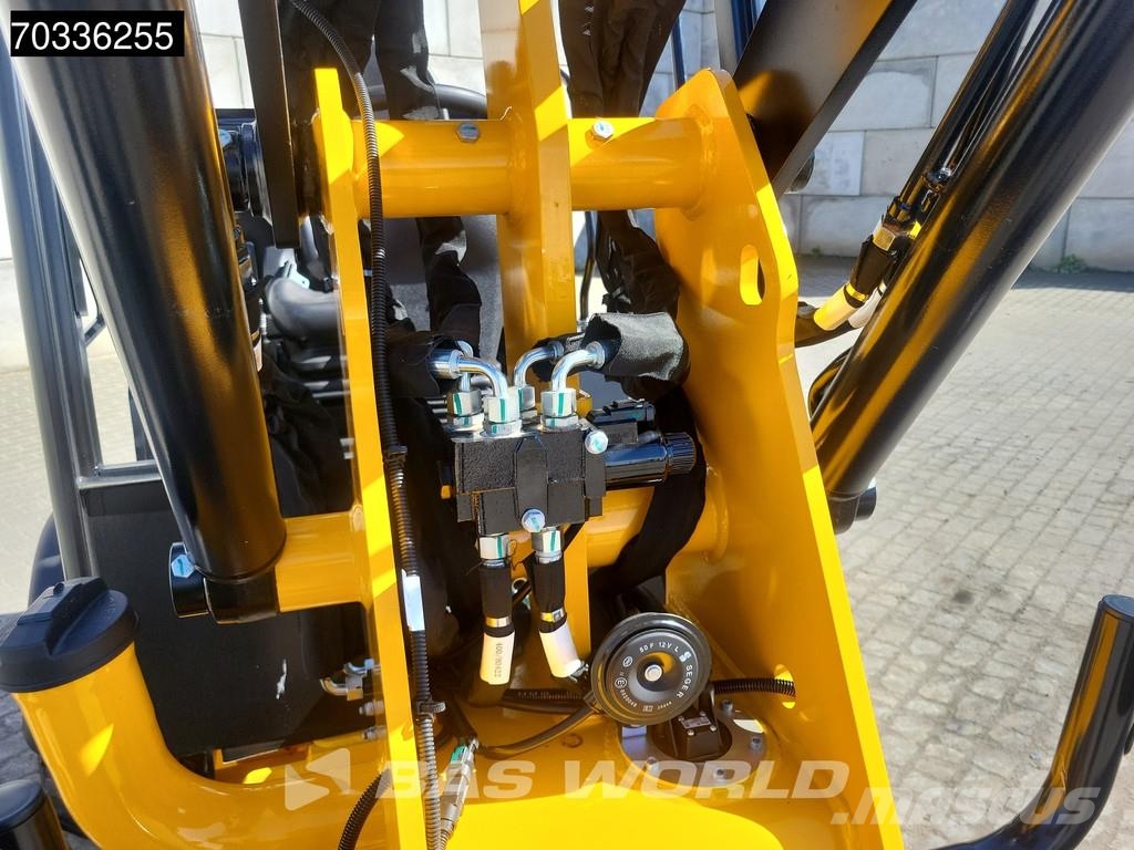 JCB 403 SP FACTORY WARRANTY – GIANT COUPLER - KUBOTA لوادر بعجل