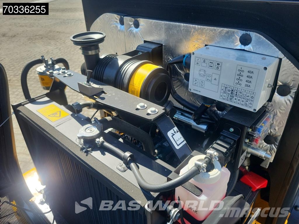 JCB 403 SP FACTORY WARRANTY – GIANT COUPLER - KUBOTA لوادر بعجل