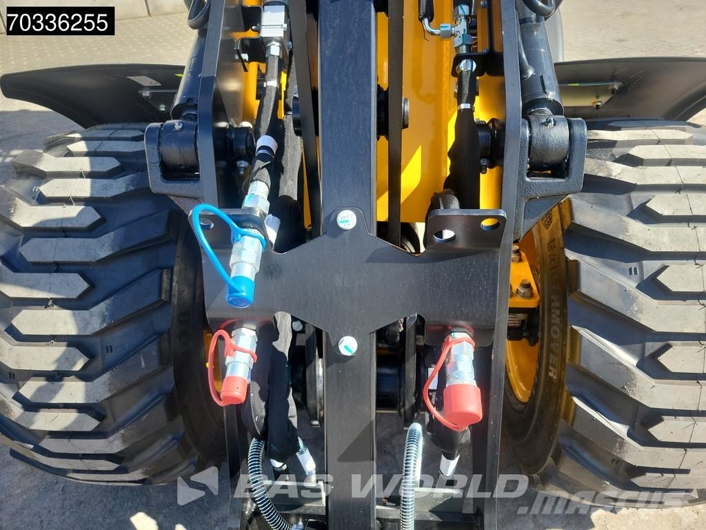 JCB 403 SP FACTORY WARRANTY – GIANT COUPLER - KUBOTA لوادر بعجل