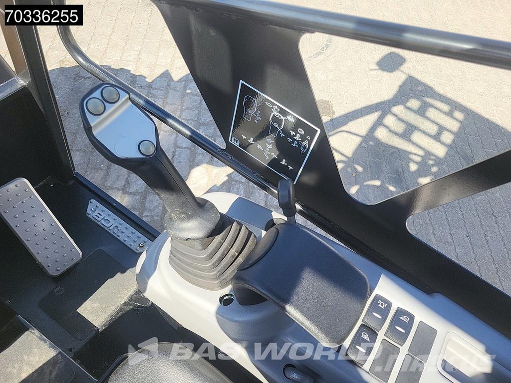 JCB 403 SP FACTORY WARRANTY – GIANT COUPLER - KUBOTA Utovarivači na kotačima