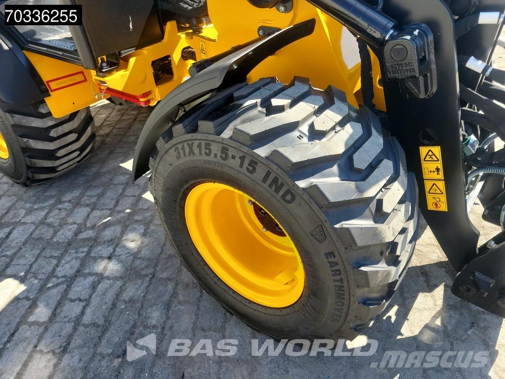 JCB 403 SP FACTORY WARRANTY – GIANT COUPLER - KUBOTA لوادر بعجل