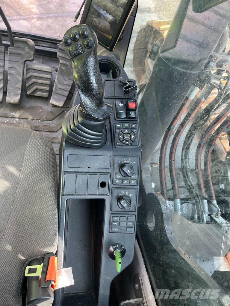 Volvo EC 300 EL حفارات زحافة