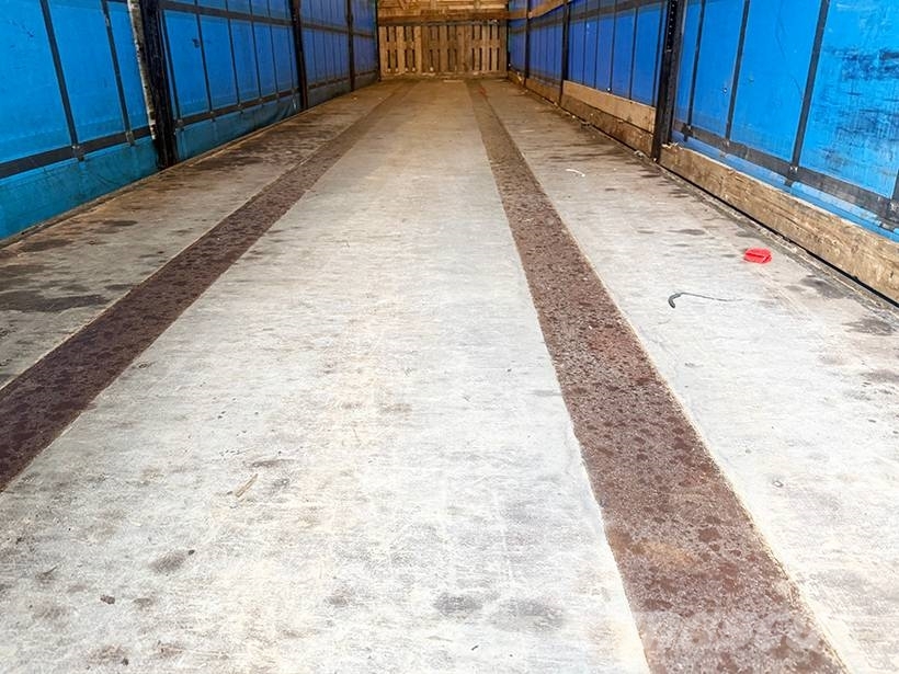BP TRAILER Curtainsider / City-Plane Stapler Tents puspiekabes