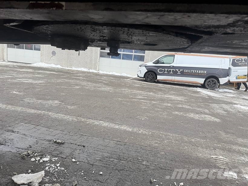 BP TRAILER Curtainsider / City-Plane Stapler Tents puspiekabes