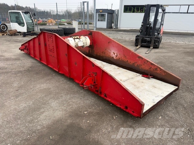 Weima VIBRATIONAL FEEDING AND FEEDING HOPPER جراشات