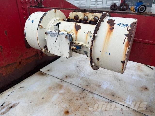 Weima VIBRATIONAL FEEDING AND FEEDING HOPPER جراشات