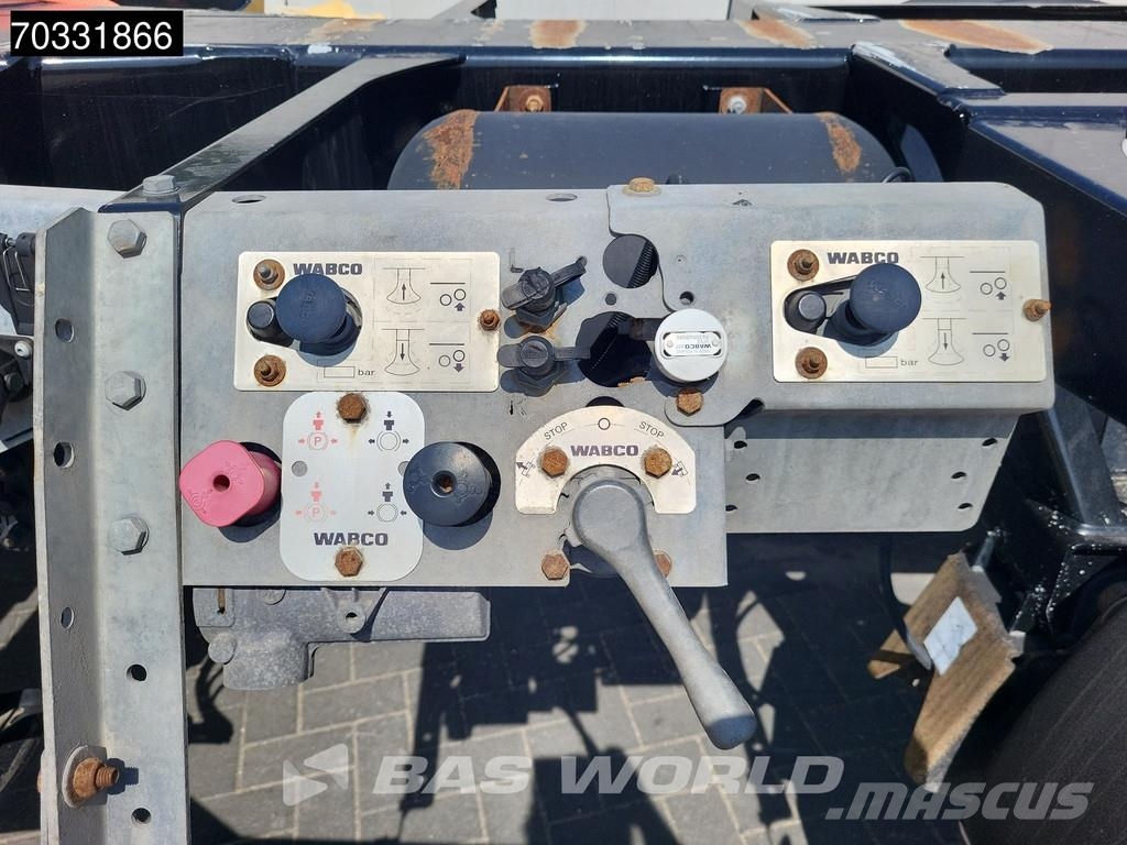 D-tec VCC-06 Container semi-trailers