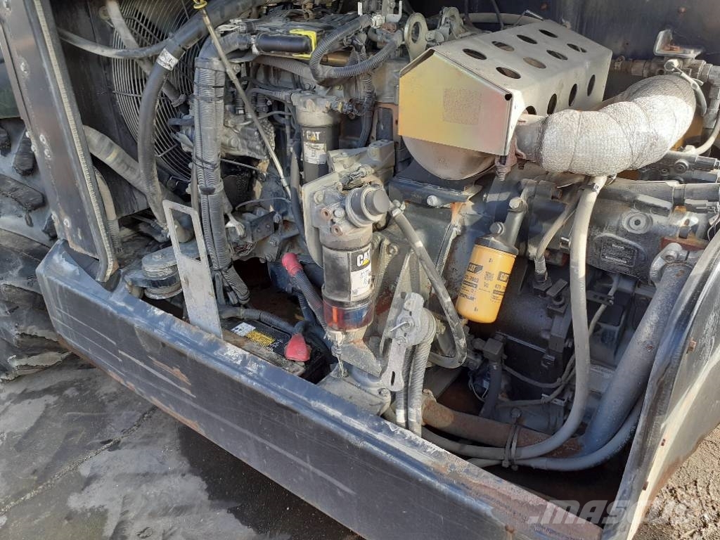 CAT TH 337 c Tarimsal teleskopik yükleyiciler
