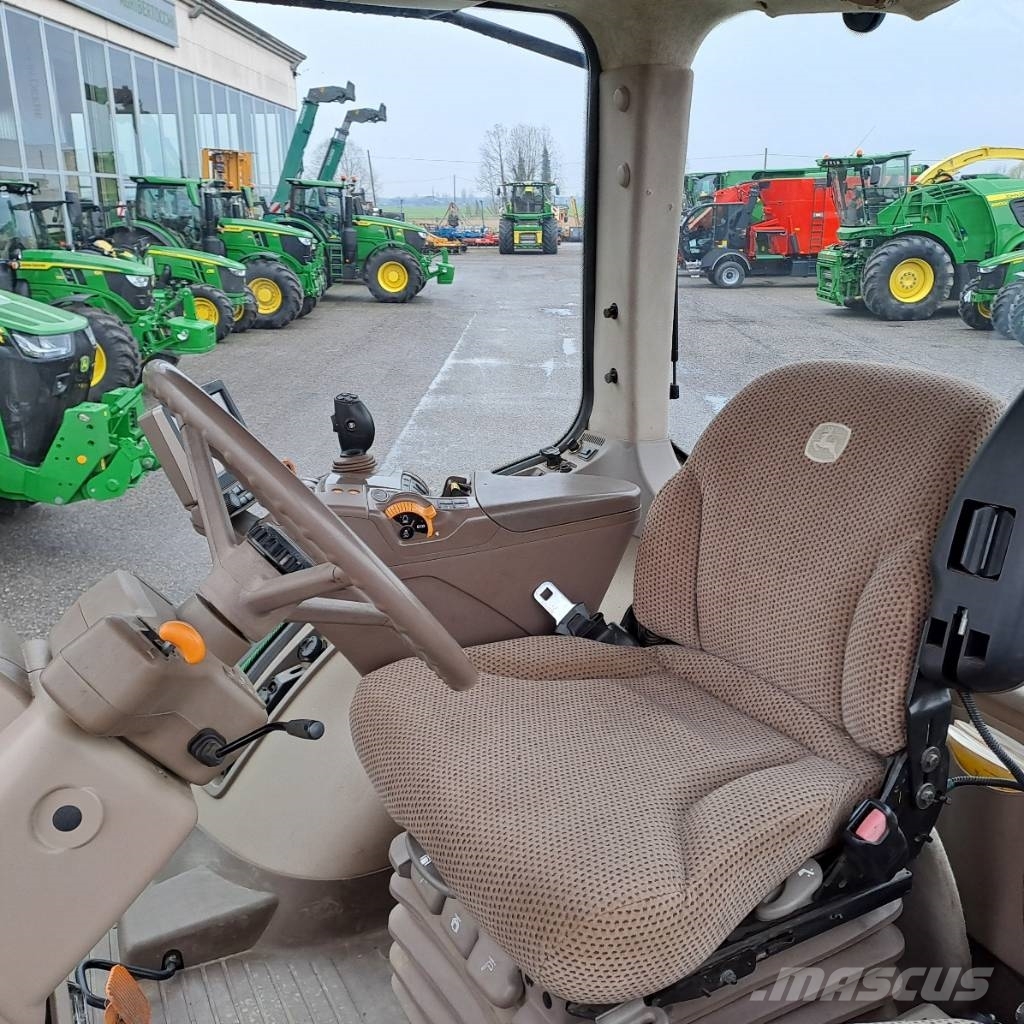 John Deere 7230 R Traktori