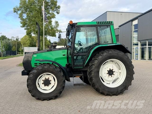 Valtra Valmet 6100 met werk! 트랙터