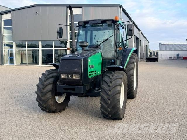 Valtra Valmet 6100 met werk! 트랙터