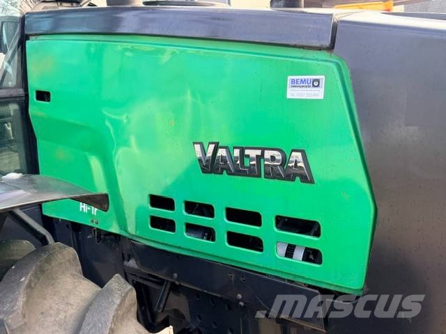Valtra Valmet 6100 met werk! 트랙터
