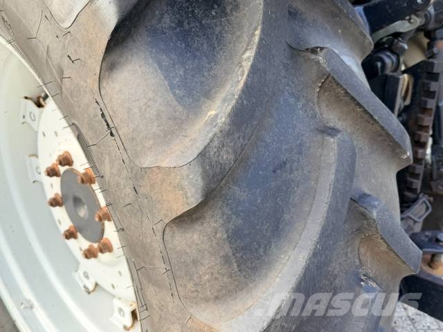 Valtra Valmet 6100 met werk! 트랙터