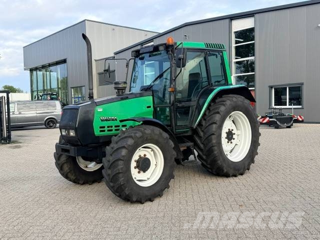 Valtra Valmet 6100 met werk! 트랙터