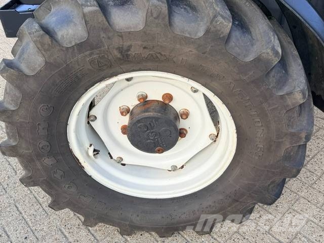 Valtra Valmet 6100 met werk! 트랙터