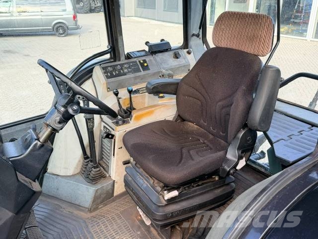 Valtra Valmet 6100 met werk! 트랙터