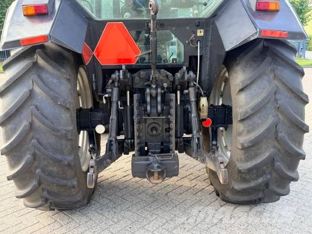 Valtra Valmet 6100 met werk! 트랙터
