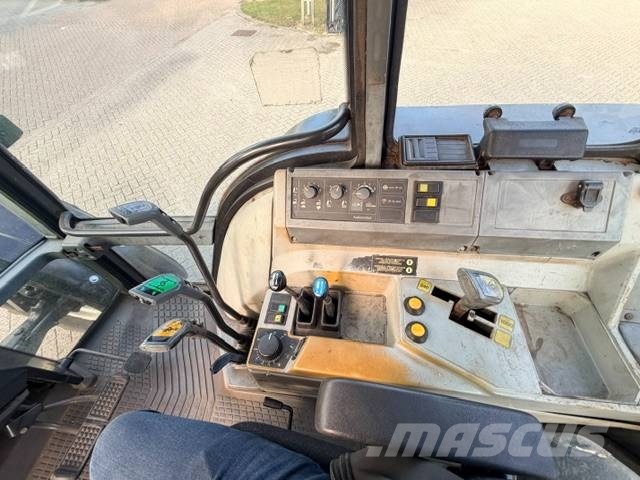 Valtra Valmet 6100 met werk! 트랙터