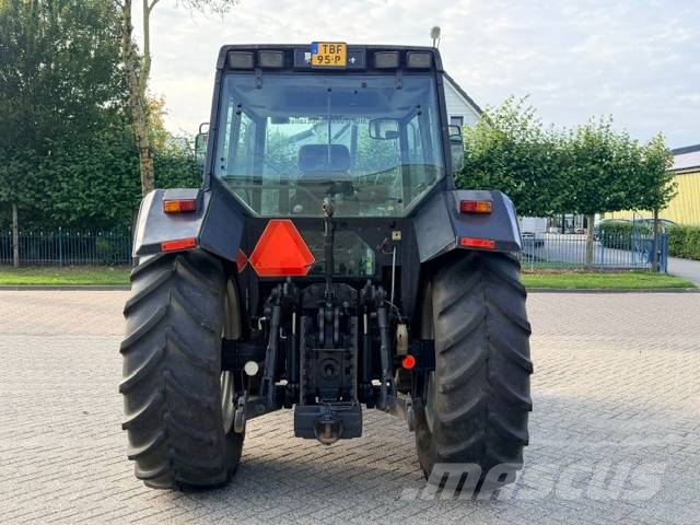 Valtra Valmet 6100 met werk! 트랙터